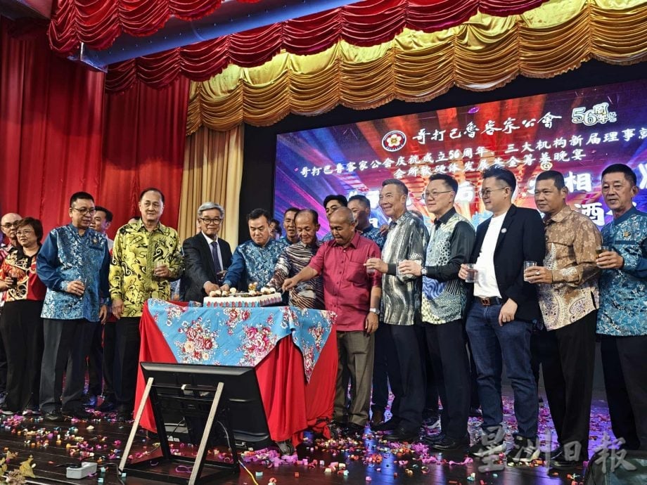 东:哥打峇鲁客家公会会长吴荣生呼吁教育部重新检讨体罚与学生处分政策,让教师拥有适度的教育权力。同时,也希望家长在投诉时能保持冷静与宽容,与学校携手解决问题。