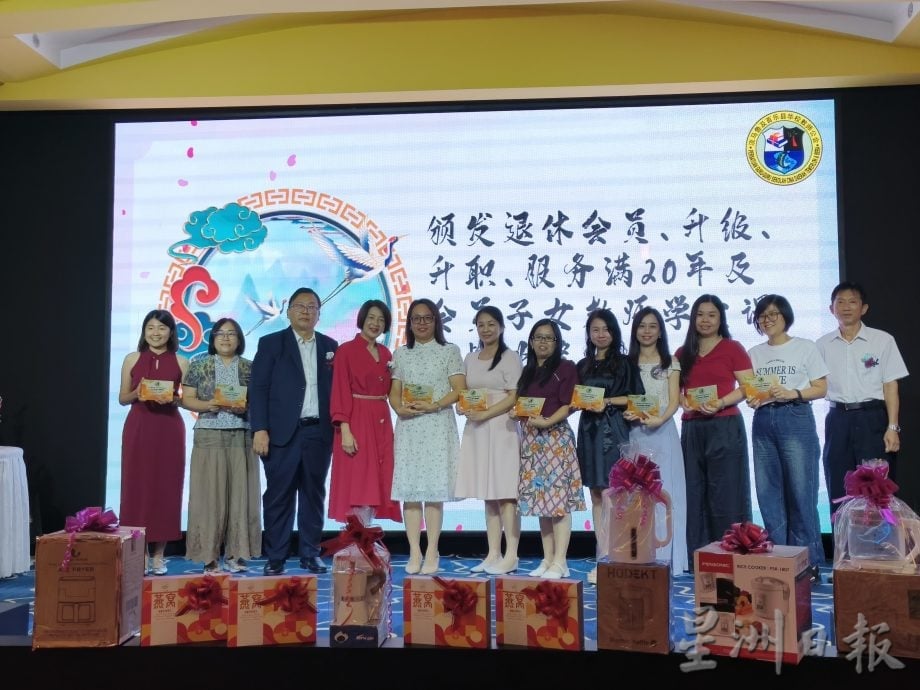 东：淡马鲁暨百乐县华校教师公会71周年会庆晚宴 首办《好声音》争霸赛