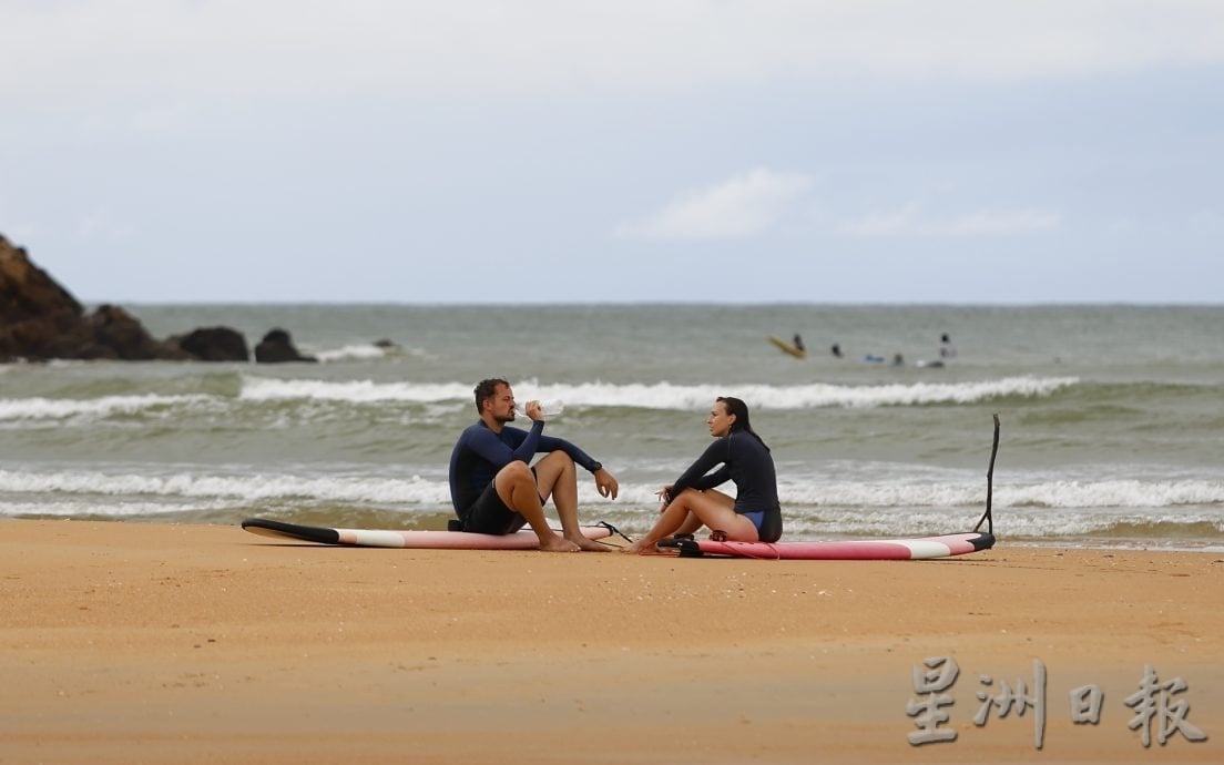 东(已签发):东北季候风带动滑浪旺季,峇迪业进入慢节奏。