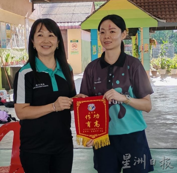 东：（已签发）文冬县华小篮球训练营培育幼苗推广篮球运动