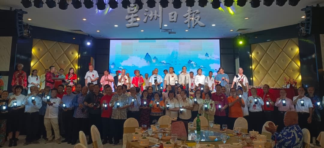 (已签发)柔:**版头**梁小琴:把握旅游年契机 广西总会搭桥推动投资合作