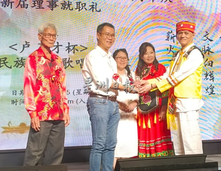 (已签发)柔:**版头**梁小琴:把握旅游年契机 广西总会搭桥推动投资合作