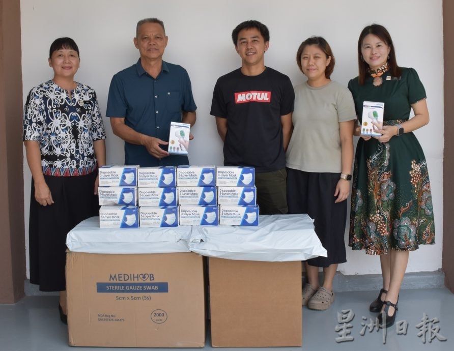 (预编10/11见报)大都会/《校园我董》乌雪龙邦华小董事长潘青山