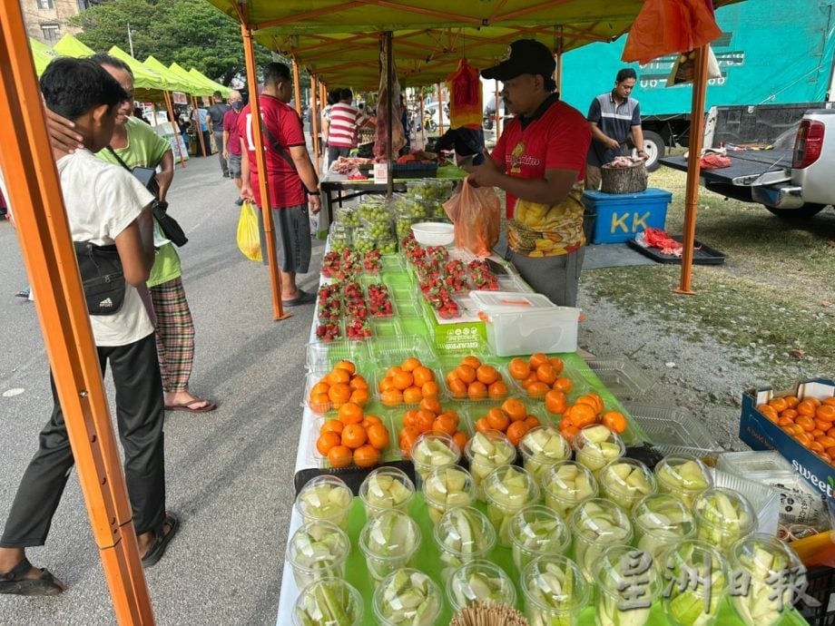 （古城第二版主文）甘榜拉板办昌明农业市集 3令吉肉鸡10分钟售罄