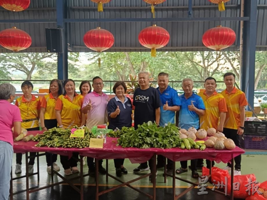 供星洲网:淡边义卖会反应热烈 马华淡边区会为4华小筹募教育基金