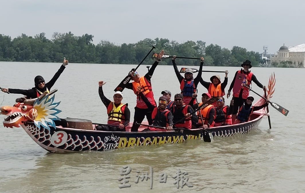 5国45队伍云集 麻河划桨赛龙舟