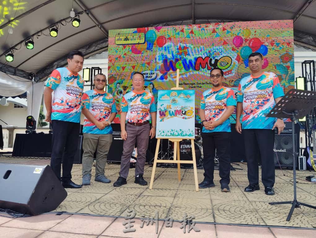 5国45队伍云集 麻河划桨赛龙舟