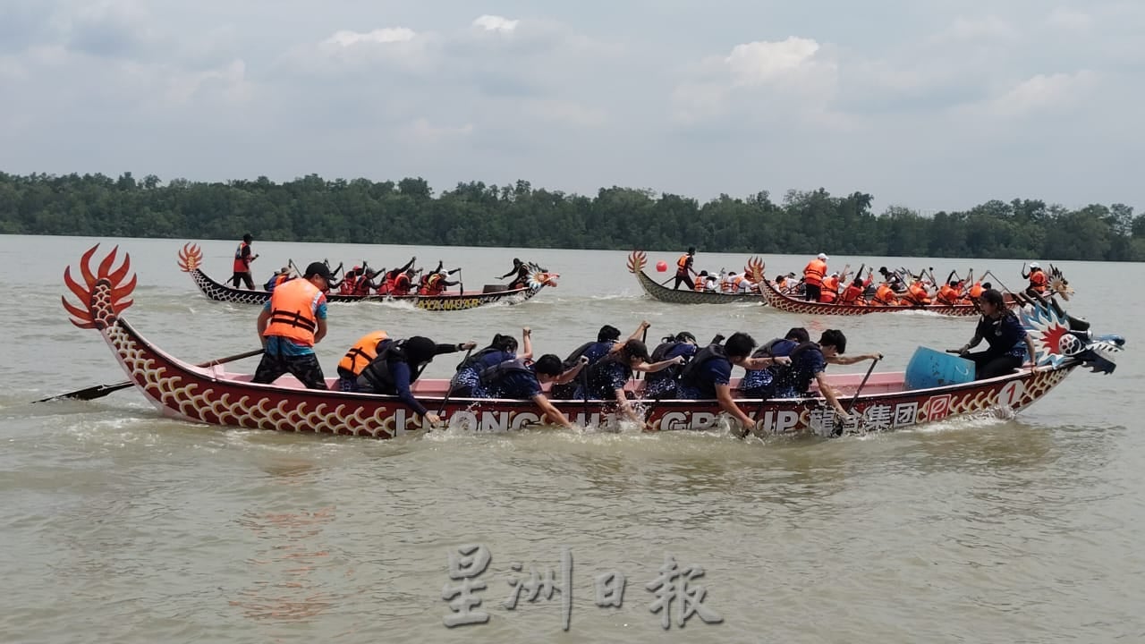 5国45队伍云集 麻河划桨赛龙舟