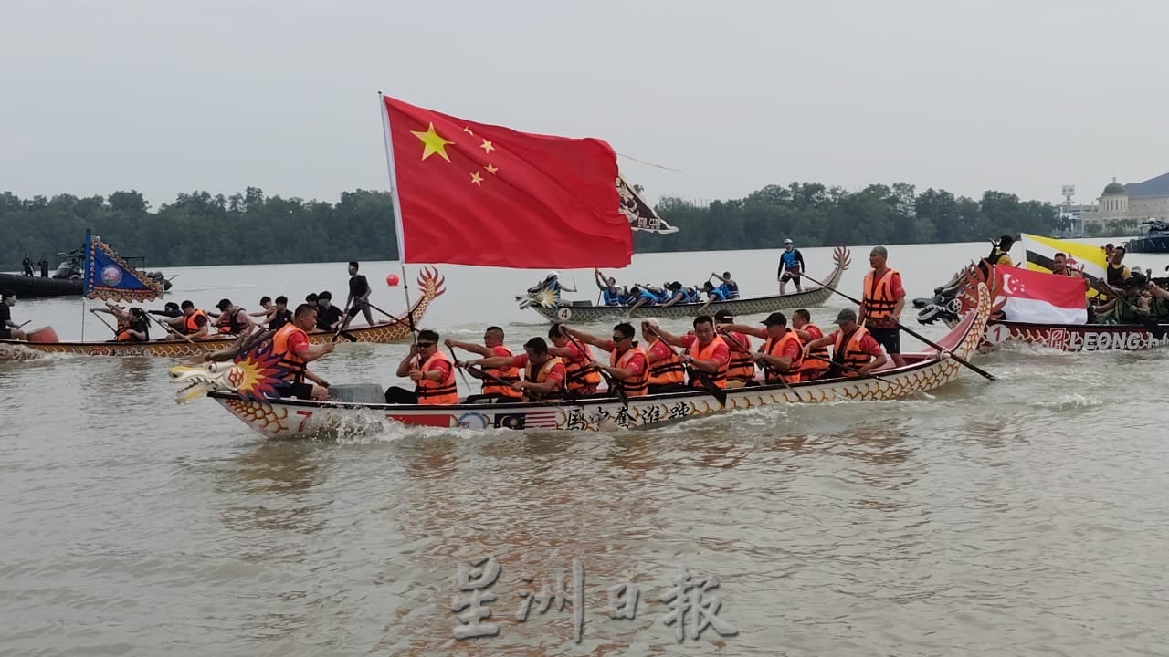 5国45队伍云集 麻河划桨赛龙舟