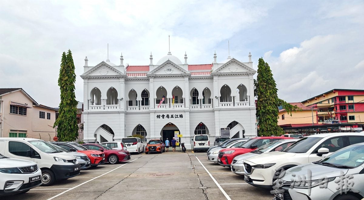 供星洲网:3外籍男子“兑换马币”为由 顺走司机钱包300令吉