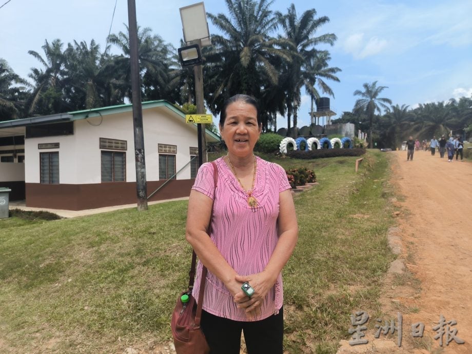 （已签发）柔：**封面**跨越40年再重逢   瑞林园逾千各族前胶工团聚