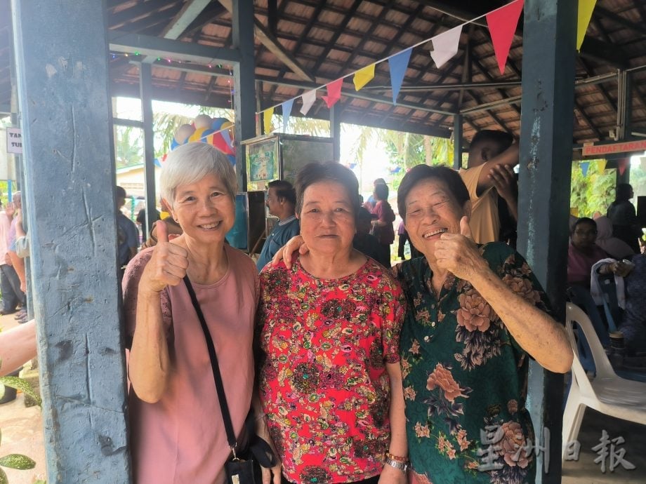 （已签发）柔：**封面**跨越40年再重逢   瑞林园逾千各族前胶工团聚