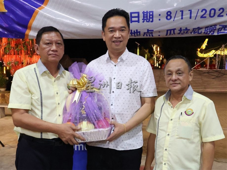 供星洲网/ 张聒翔赞扬庇朥海南会馆会员资料保存到很好，盼扫描存档电脑。