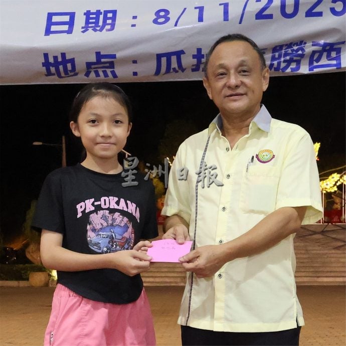 供星洲网/ 张聒翔赞扬庇朥海南会馆会员资料保存到很好，盼扫描存档电脑。