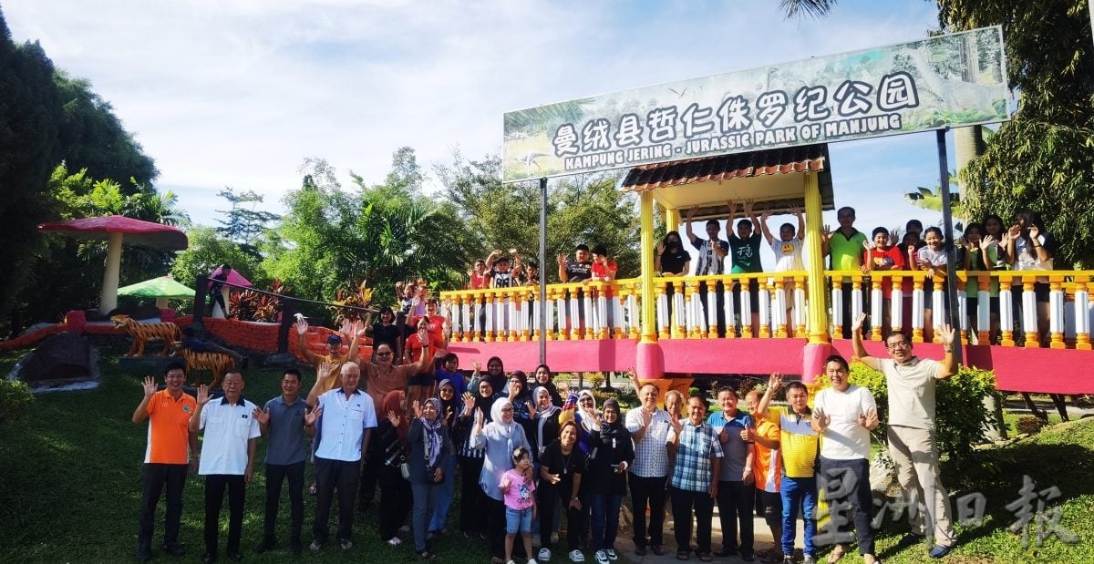 新村美化动起来/11日见报∕/凭“我爱哲仁”信念，哲仁村民坚守美化基业30余年