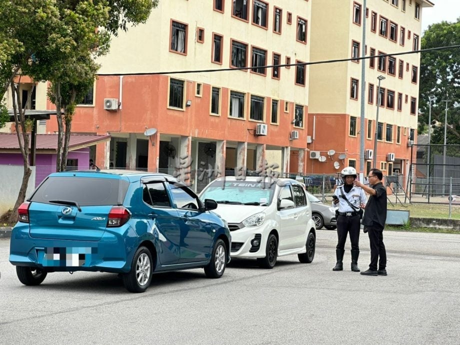 （古城第三版主文）敦阿里美食中心违规停车 易酿意外接罚单