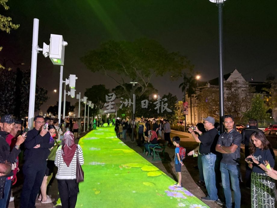 (大北马)旧关仔角直线公园灯光投影秀