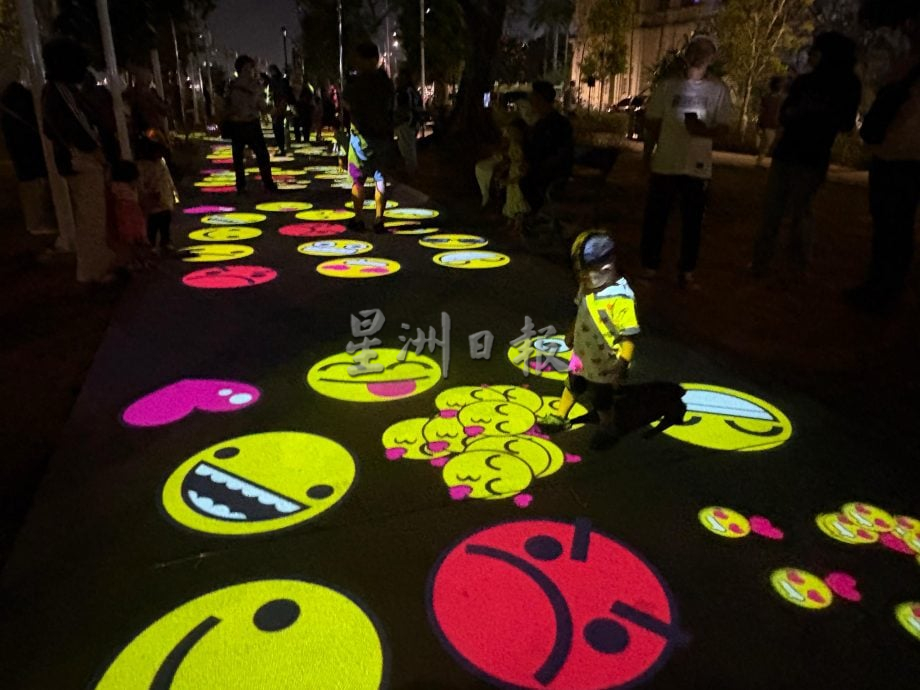 (大北马)旧关仔角直线公园灯光投影秀