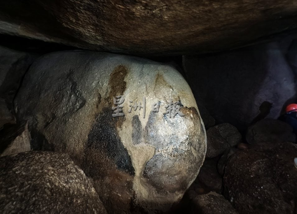 (刊期11月14日)半岛心旅行:钻缝、漂水、贴壁前进 体验马来半岛最“野”的地下路线