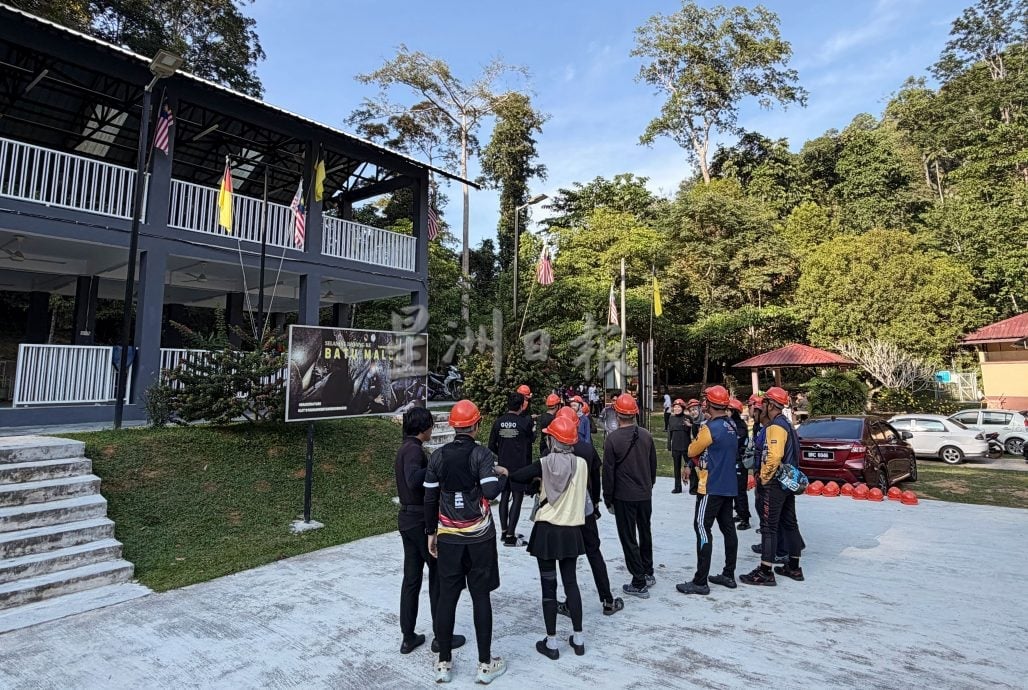 (刊期11月14日)半岛心旅行:钻缝、漂水、贴壁前进 体验马来半岛最“野”的地下路线