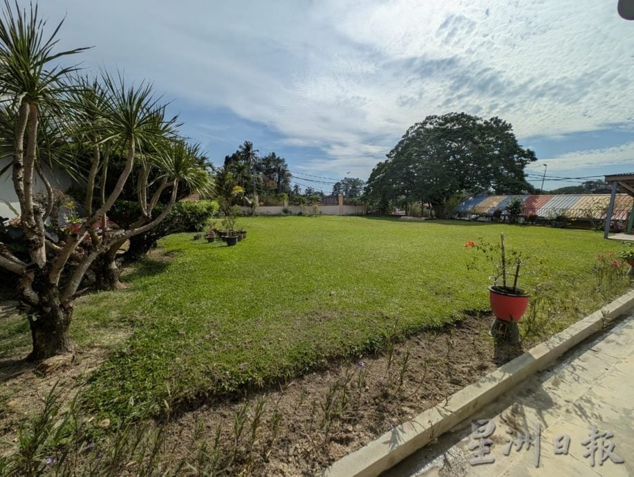 霹：12日见报∕封底主文∕【微型华小.不微使命】淡不落新华小学