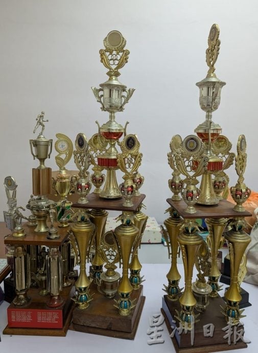 霹：12日见报∕封底主文∕【微型华小.不微使命】淡不落新华小学