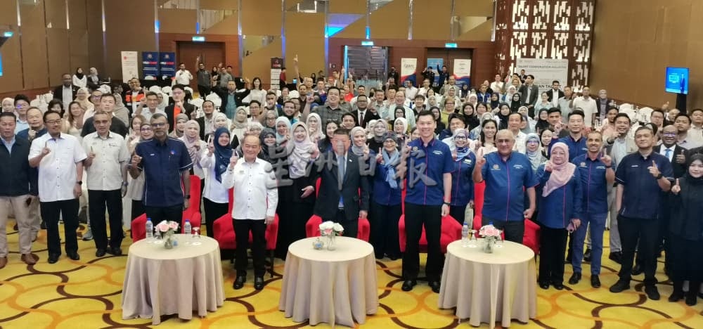 东（已签发）：沈春祥出席Talent Corp与ECERDC签署备忘录