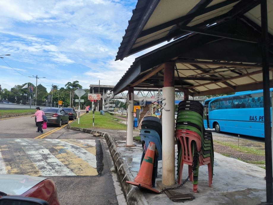 **已签发**柔：第二版头条：特稿〡古来医院前违停严重  开罚拖车不再手软