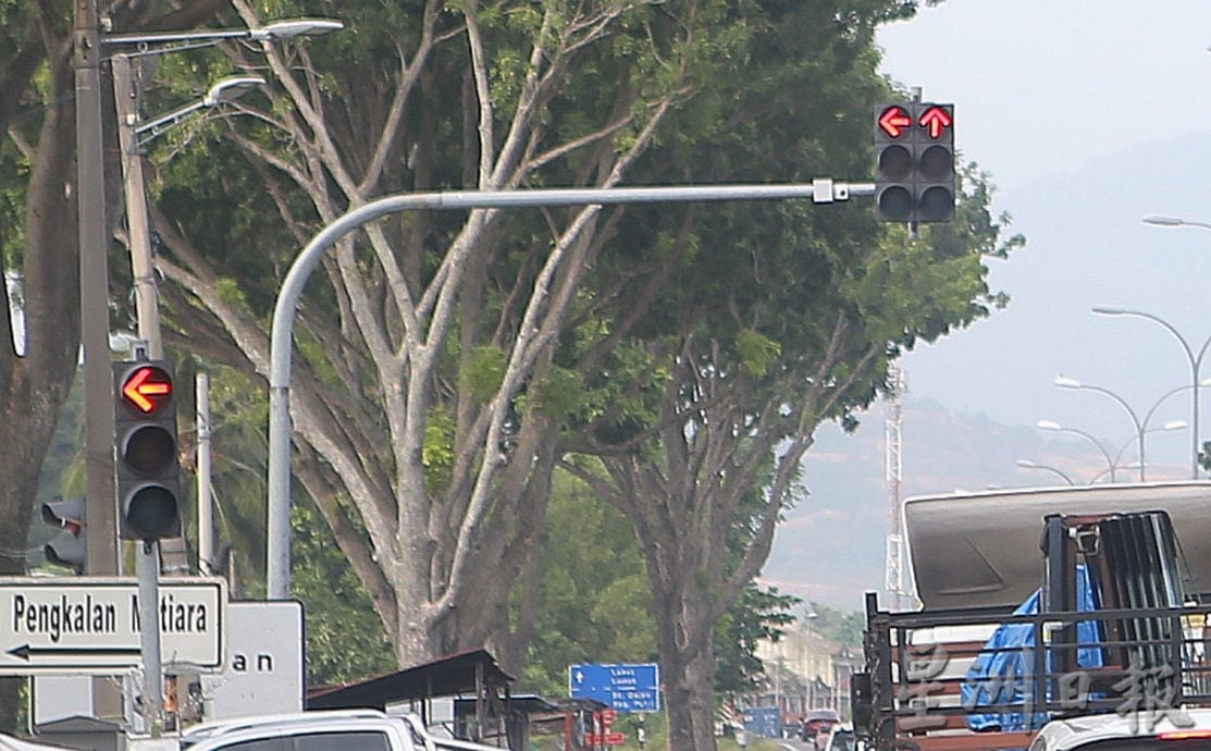 怡大和园路55万设智能交通灯 1.5公里全线绿通行省6分钟