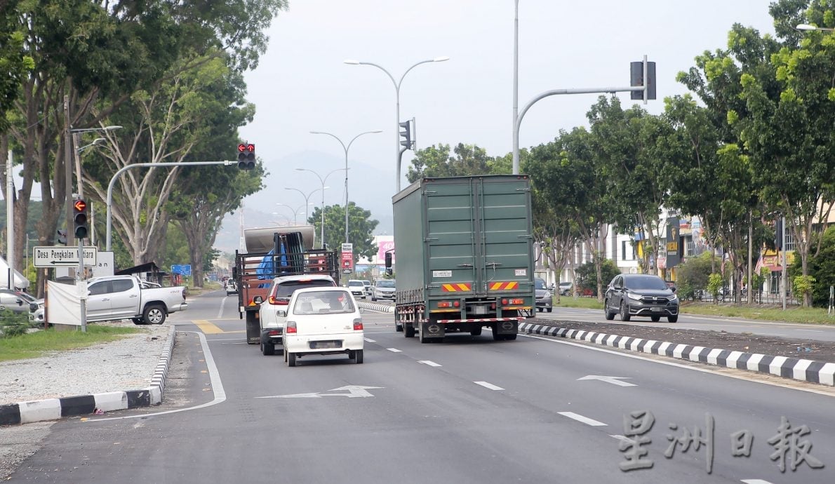 怡大和园路55万设智能交通灯 1.5公里全线绿通行省6分钟