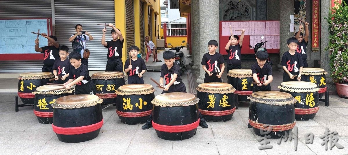 *已签发*柔：新闻：四驱万里行车队 今展逾3千公里长征