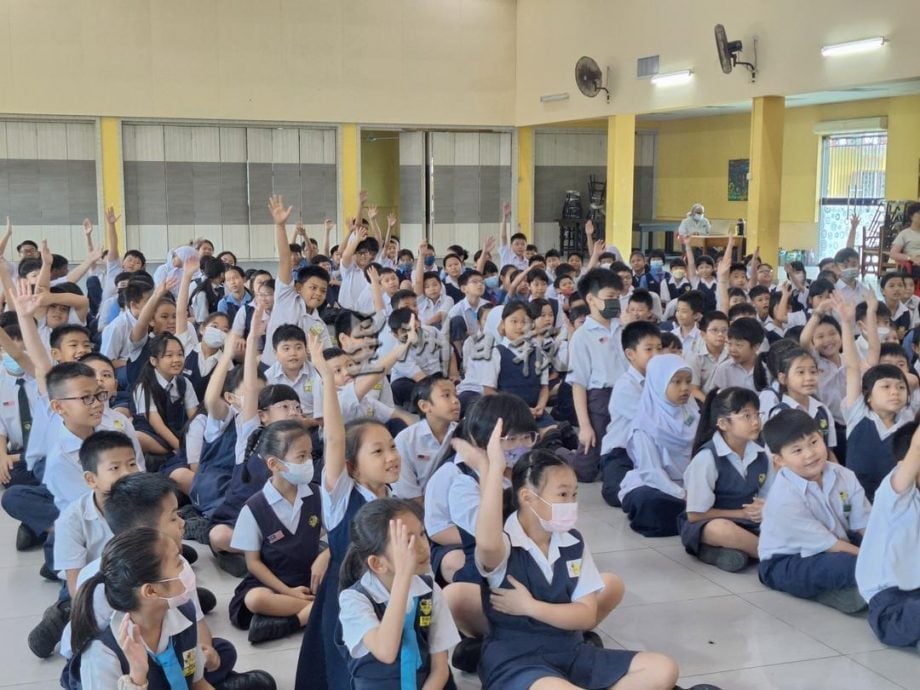 (供星洲网)NS芙蓉/森华联青年团走进群英华小 开展“反校园霸凌”讲座