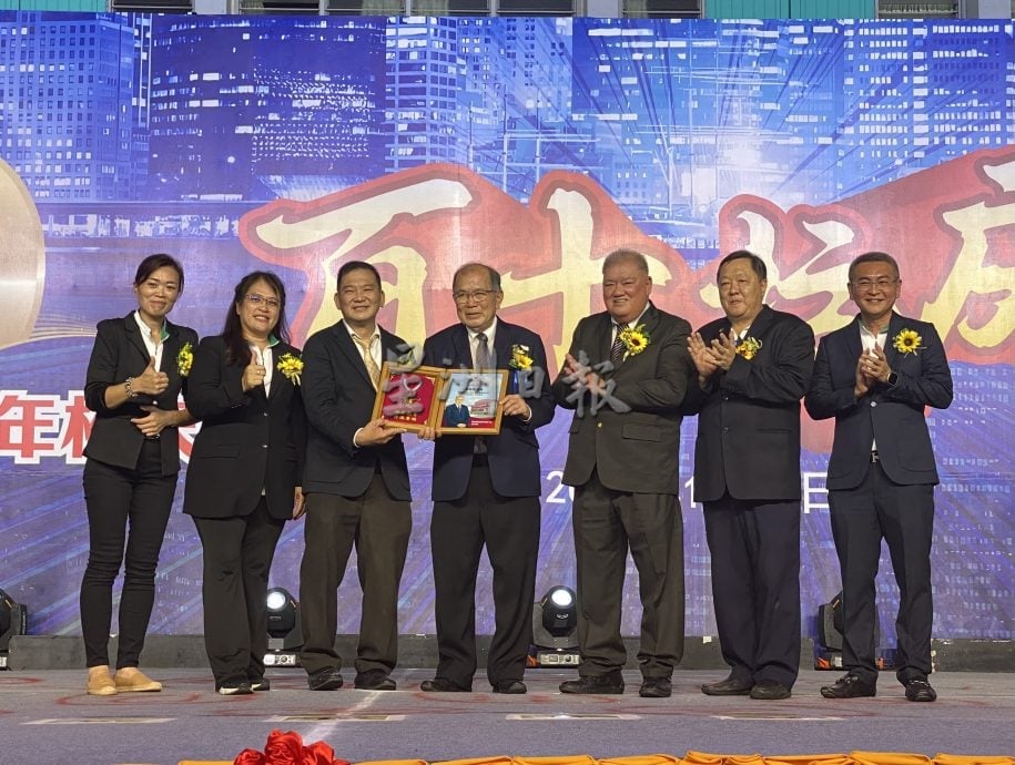 （大都会）青年华小110周年校庆晚宴   筵开240席筹获240万/8图