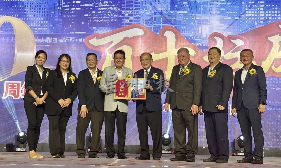 （大都会）青年华小110周年校庆晚宴   筵开240席筹获240万/8图