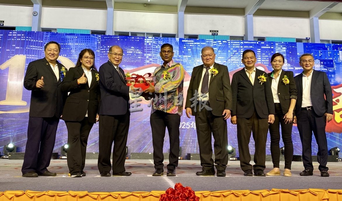 （大都会）青年华小110周年校庆晚宴   筵开240席筹获240万/8图