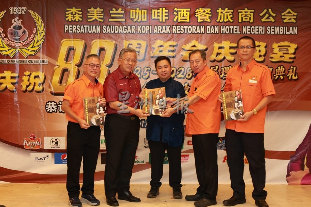 申请统制品准证无需付费 沈元文促同业勿受骗