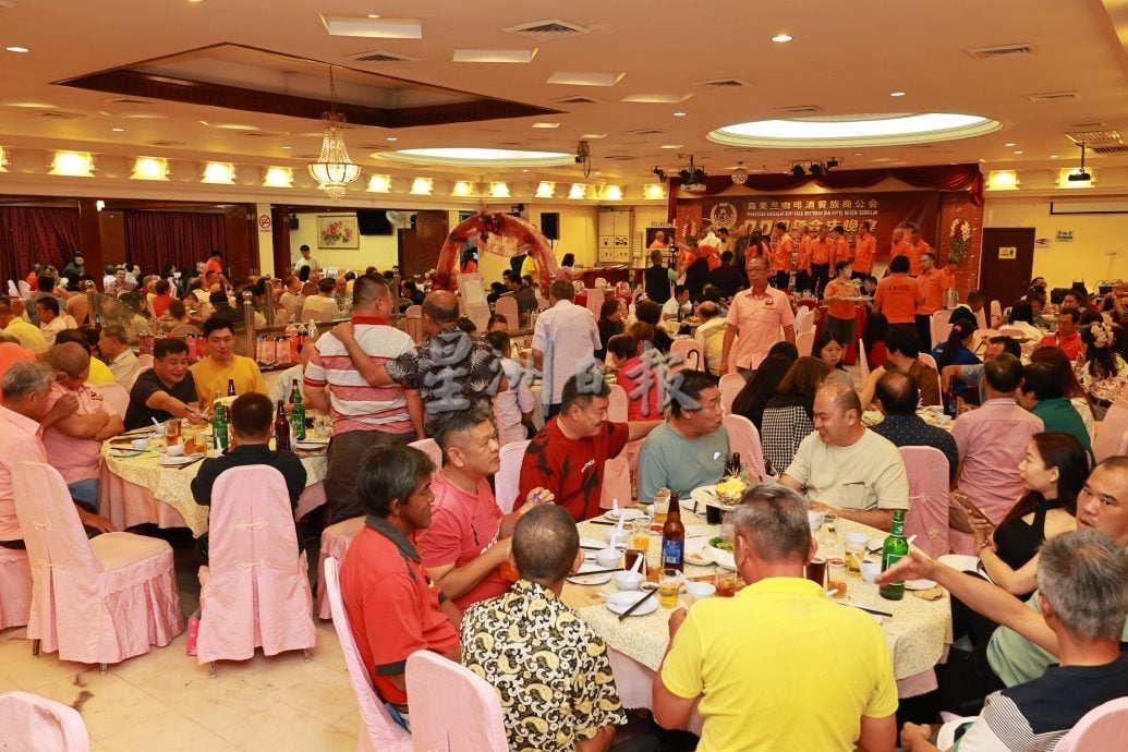 申请统制品准证无需付费 沈元文促同业勿受骗