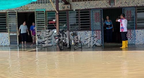 工程局：甘文丁等地尤受关注 霹公路多区列水灾热点