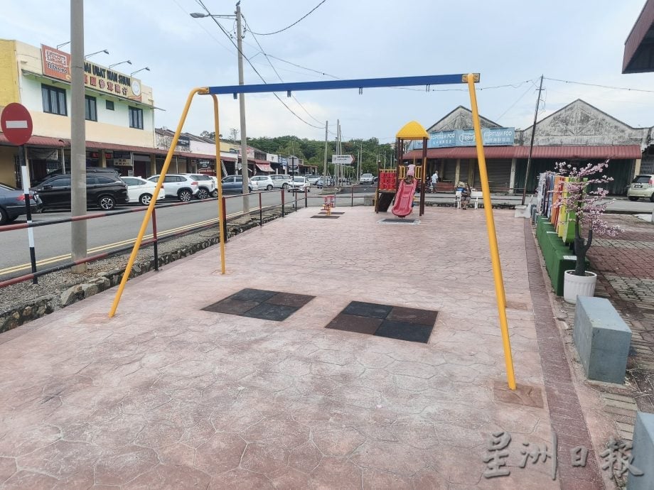 供星洲网:政府陆续拨款提昇万乐镇广场四周设备