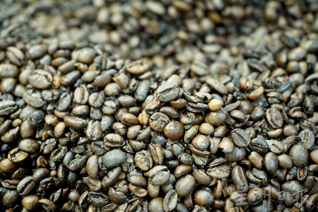 大霹雳封底主文/【怡保白咖啡】| 走进怡保咖啡厂 聆听白咖啡故事