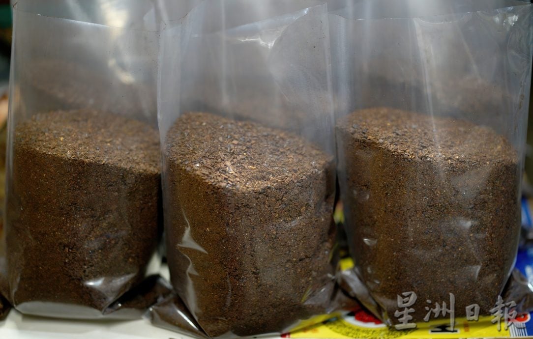 大霹雳封底主文/【怡保白咖啡】| 走进怡保咖啡厂 聆听白咖啡故事