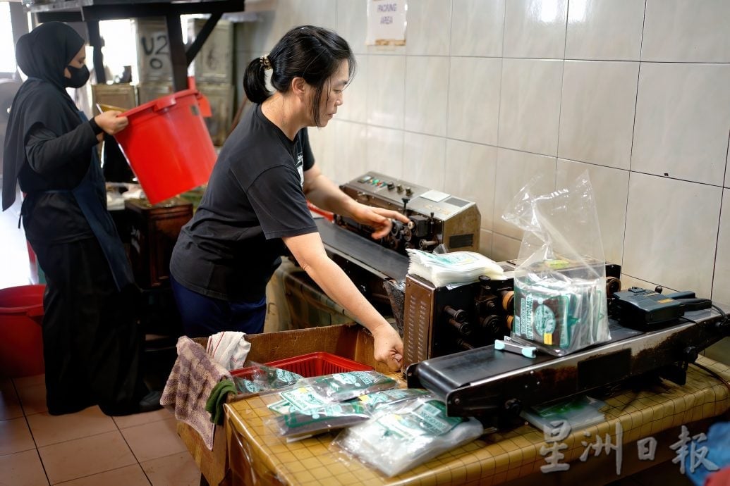 大霹雳封底主文/【怡保白咖啡】| 走进怡保咖啡厂 聆听白咖啡故事