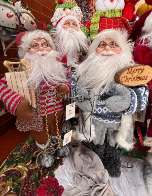 圣诞饰品纷纷上架，业者盼节庆氛围带动消费潮