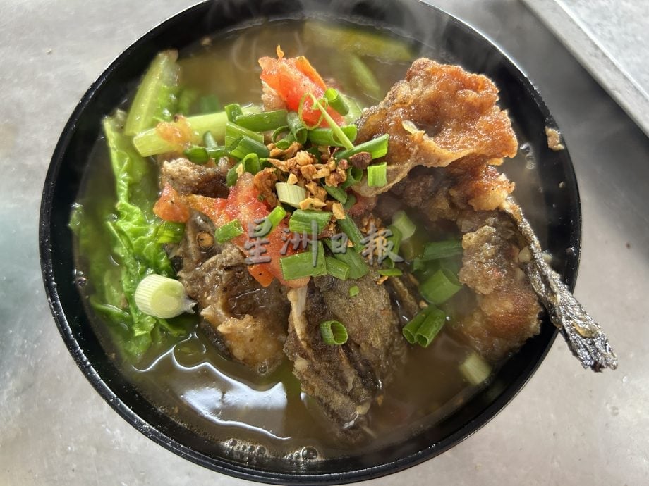 大霹雳封底主文/【人气美食】/海鲜粉实惠 鱼头粉鲜美 阿桥煮水粉汤热香更浓