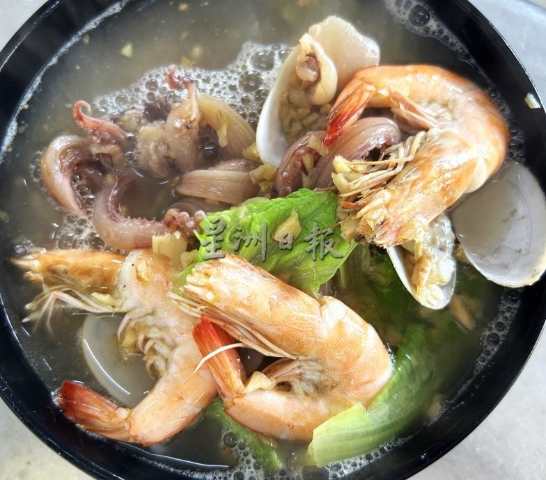 大霹雳封底主文/【人气美食】/海鲜粉实惠 鱼头粉鲜美 阿桥煮水粉汤热香更浓