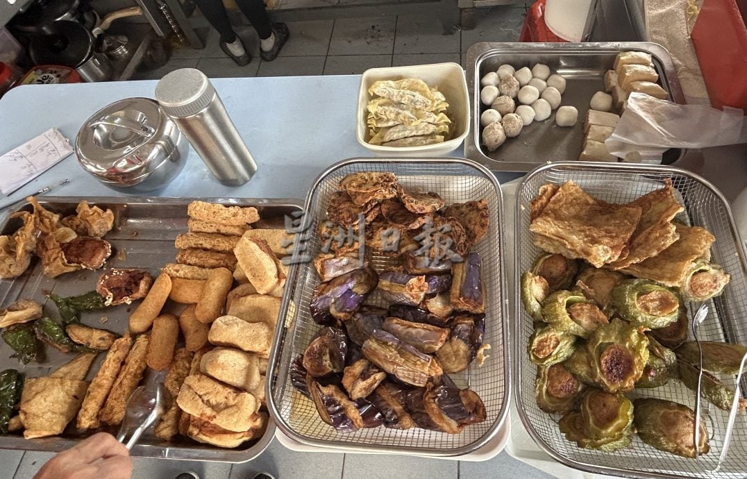 大霹雳封底主文/【人气美食】/海鲜粉实惠 鱼头粉鲜美 阿桥煮水粉汤热香更浓