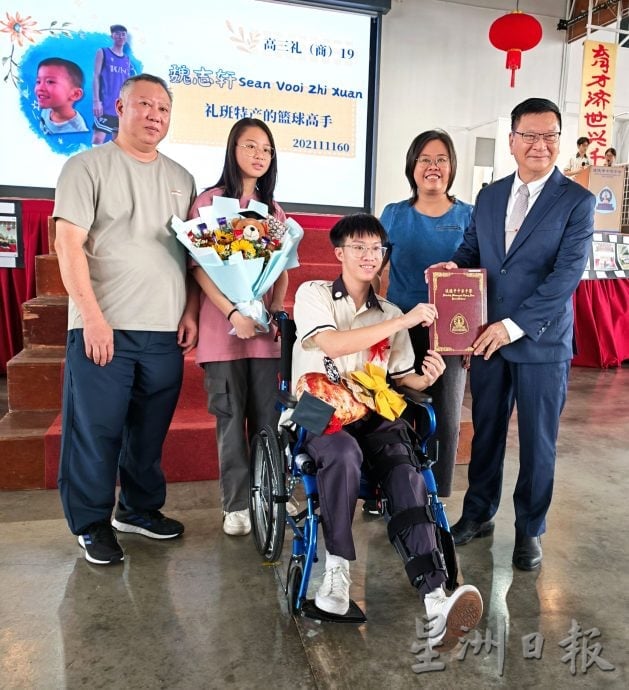 波中83名毕业生挥别青春,新董事长勉励迎接未来挑战