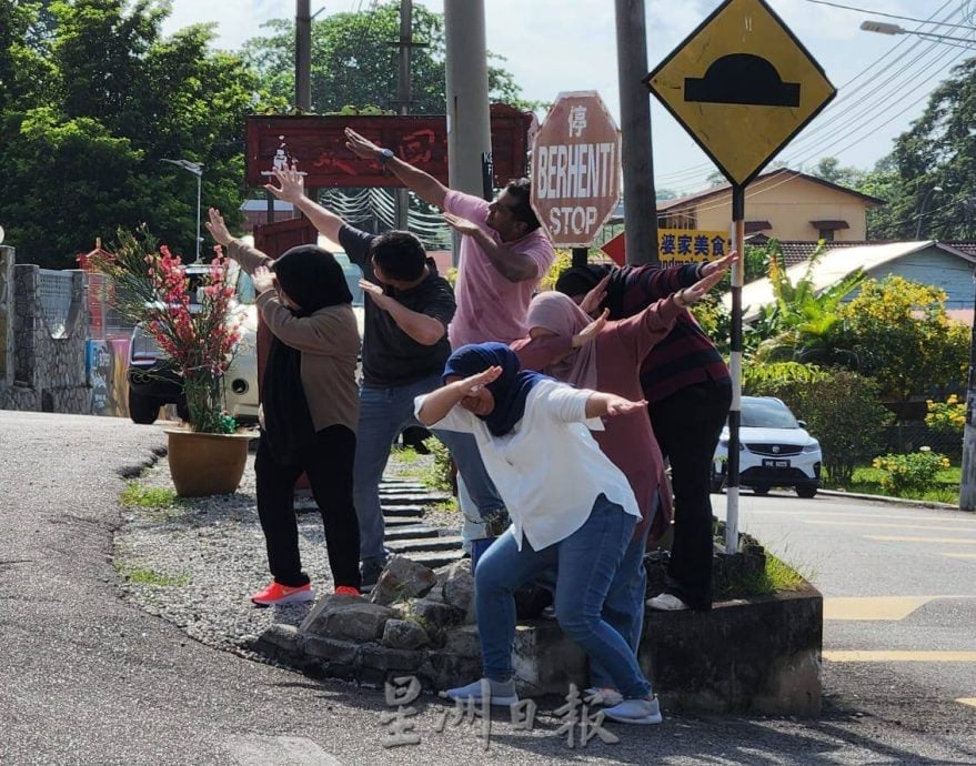 友族首次走进万茂新村 惊叹“新村原来这么可爱有活力”