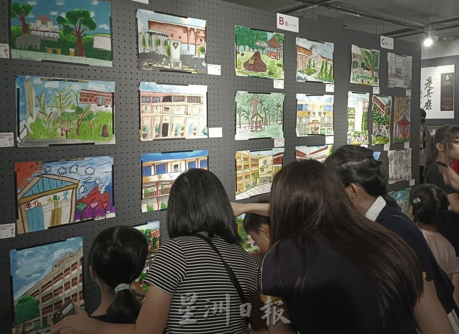 137小画家走入中化中学 以画笔定格校园美景