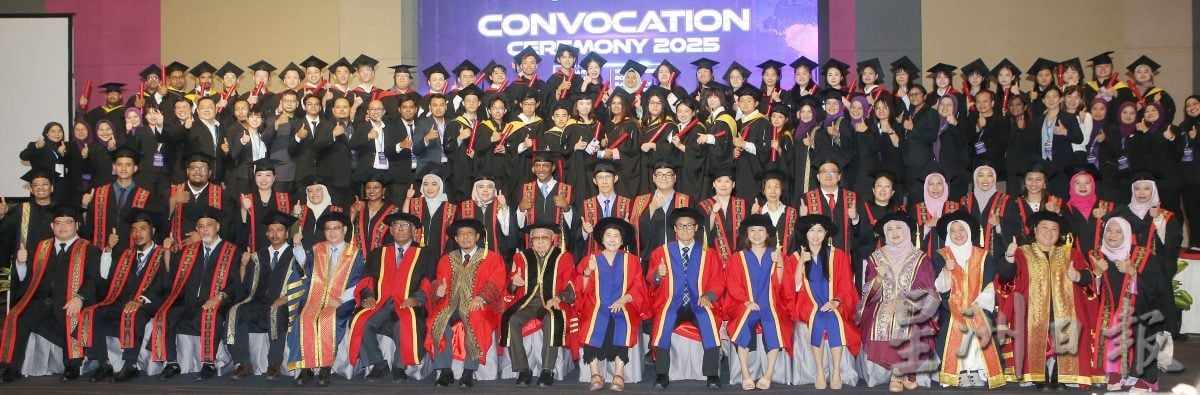 深斋技职教育学院康博国际学院 194名毕业生毕业